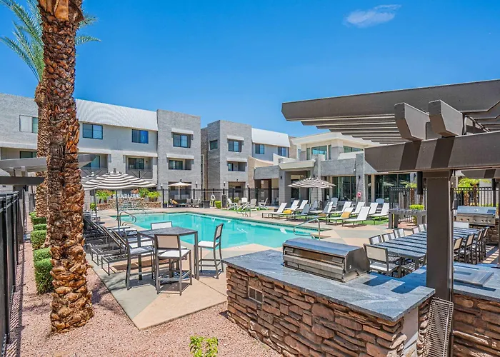 Stylish 1bd Walk To Westgate Pool Gym Wd Apartment