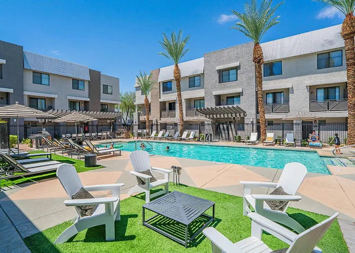 Stylish 1bd Walk To Westgate Pool Gym Wd Glendale