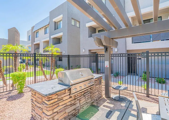 Stylish 1bd Walk To Westgate Pool Gym Wd *