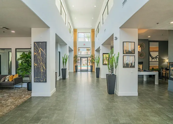 Stylish 1bd Walk To Westgate Pool Gym Wd