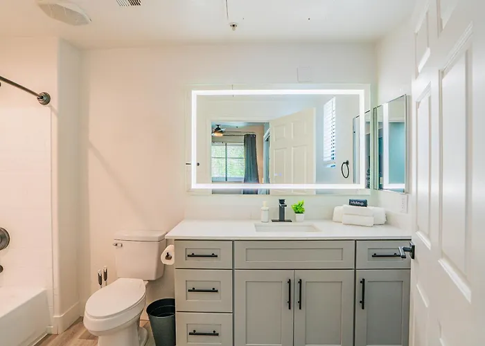 Stylish 1bd Walk To Westgate Pool Gym Wd Apartment Glendale