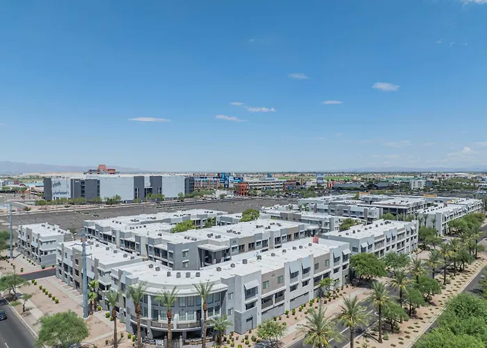Stylish 1bd Walk To Westgate Pool Gym Wd Glendale