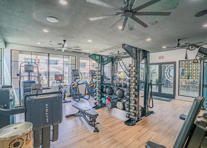 Apartment Stylish 1bd Walk To Westgate Pool Gym Wd Glendale