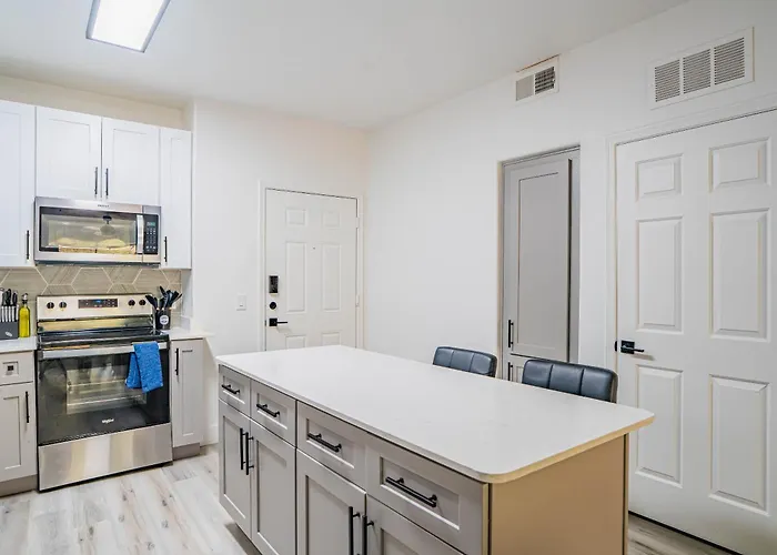 Stylish 1bd Walk To Westgate Pool Gym Wd * Glendale