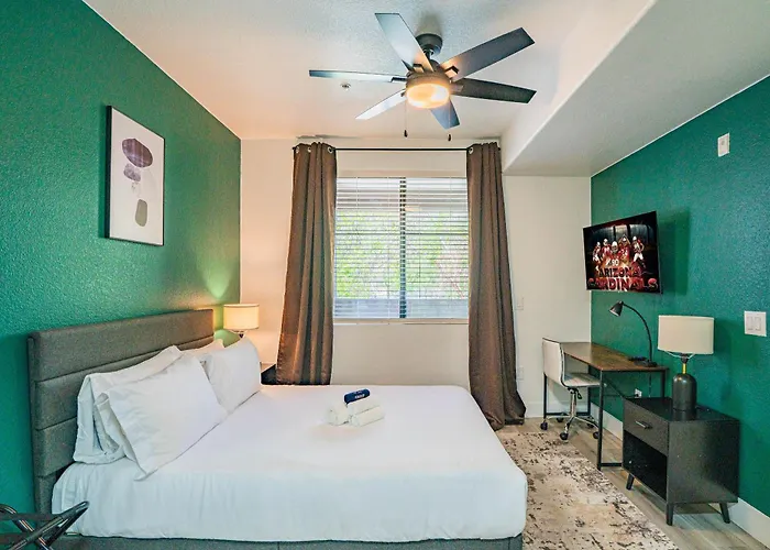 Stylish 1bd Walk To Westgate Pool Gym Wd Apartment