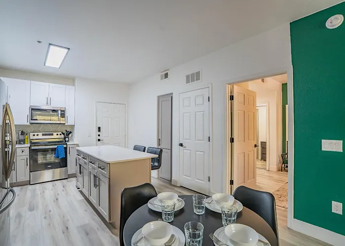 Stylish 1bd Walk To Westgate Pool Gym Wd Apartment *