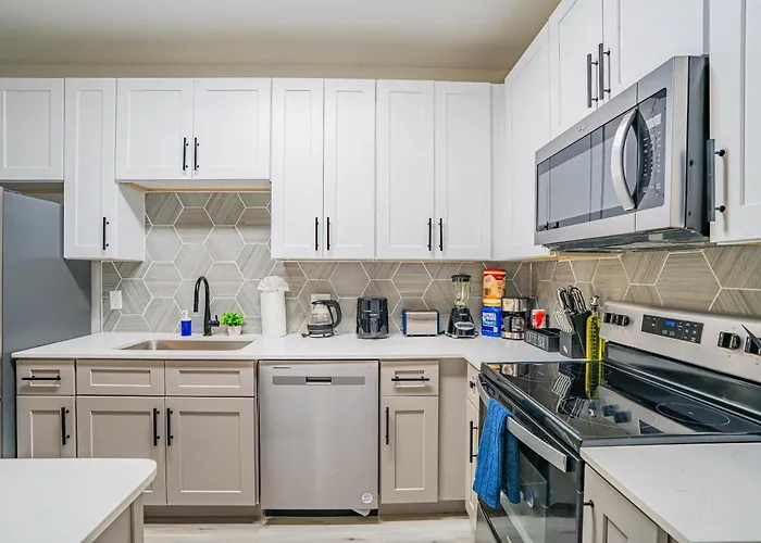 Stylish 1bd Walk To Westgate Pool Gym Wd * Glendale