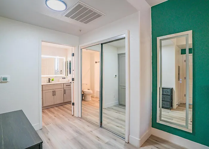 Apartment Stylish 1bd Walk To Westgate Pool Gym Wd Glendale